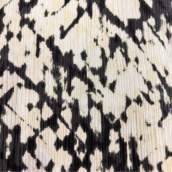 Vince - Black & Cream Abstract Pattern Sleeveless Blouse Sz XS - Picture 5 of 6